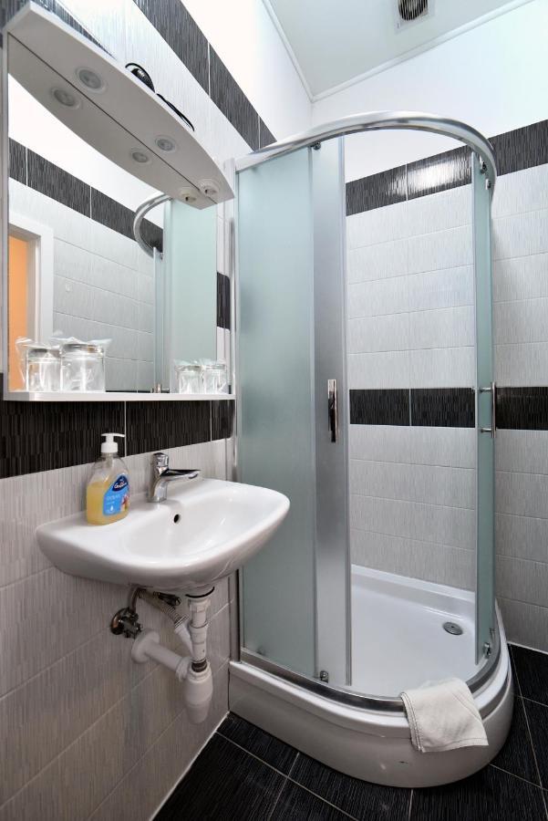 Virtus Apartments And Rooms With Free Private Parking 자그레브 외부 사진