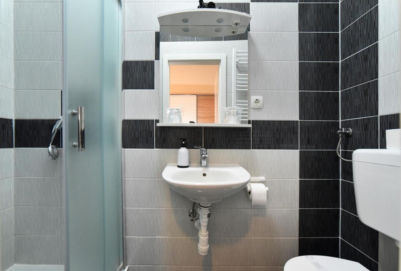 Virtus Apartments And Rooms With Free Private Parking 자그레브 외부 사진