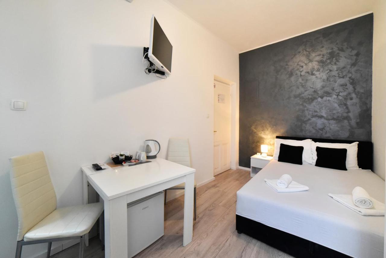 Virtus Apartments And Rooms With Free Private Parking 자그레브 외부 사진
