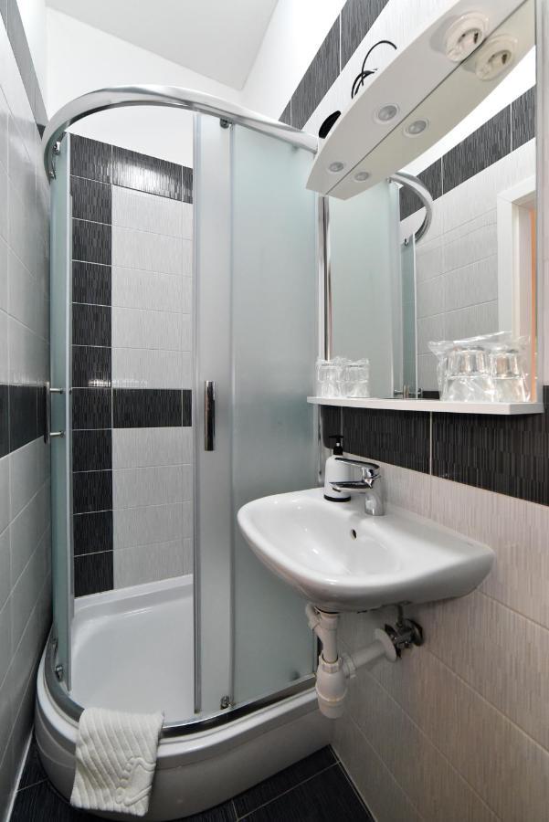 Virtus Apartments And Rooms With Free Private Parking 자그레브 외부 사진